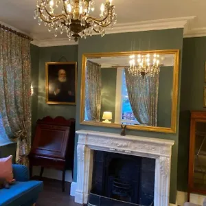  Holiday home Large Georgian Family Town House